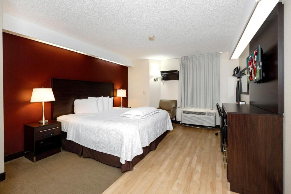 Premium King Room Pool Side Smoke Free interior